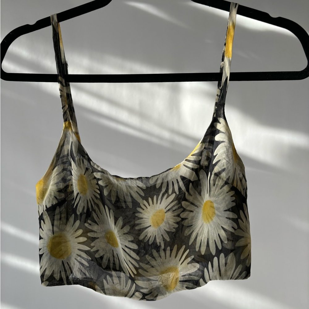 Silky Daisy Crop Top 🌼
